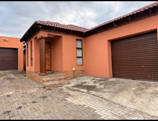 3 BEDROOM HOUSE FOR SALE IN TLHABANE WEST